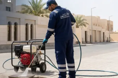تسليك مجاري بالضغط — جهاز ضغط ماء متنقل لتنظيف الأنابيب من الداخل